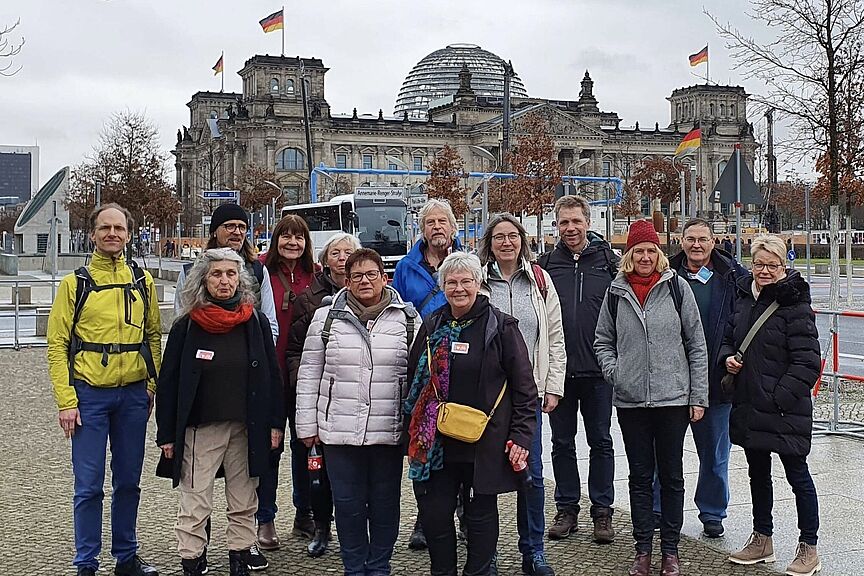 ADFC-Mitglieder zu Besuch im Bundestag ADFC-Mitglieder zu Besuch im Bundestag