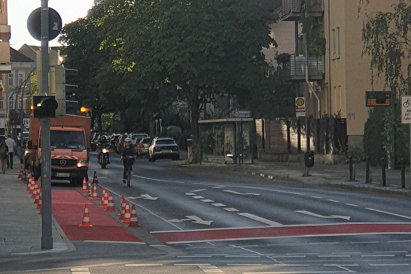 Neue Rotmarkierung an der Kastanienallee