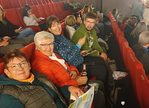 ADFC Mitglieder im Universum Kino