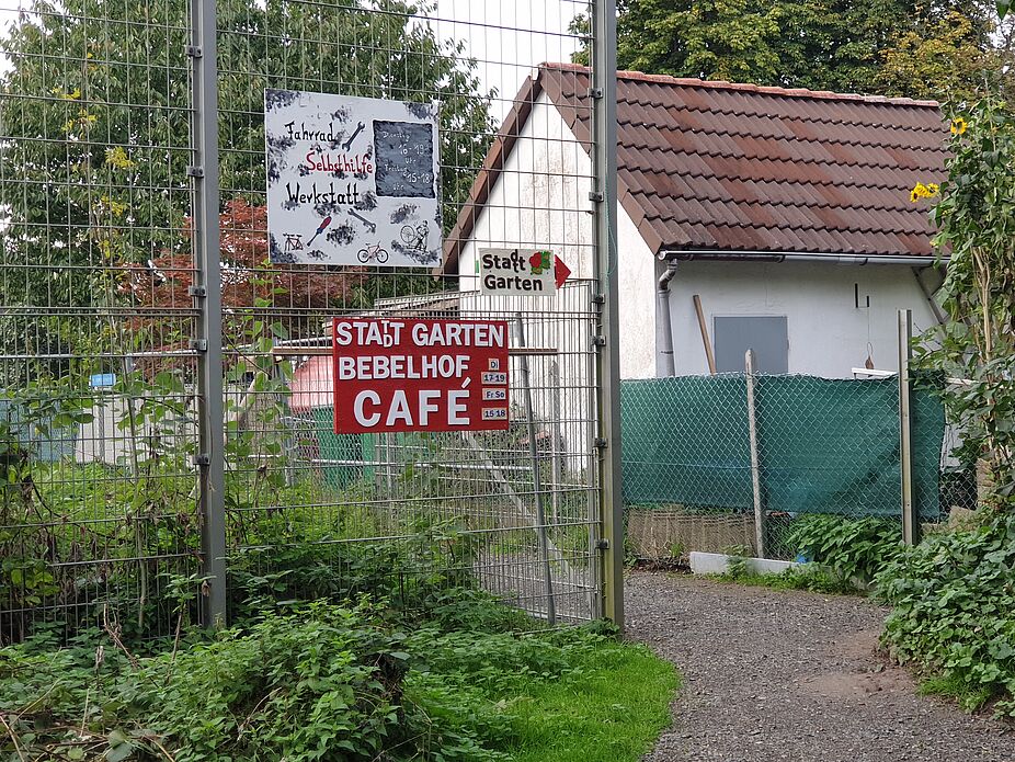 Zuwegung Ringgleis Zuwegung vom Ringgleis zum Stadtgarten in welchem auch die Fahrradselbsthilfe untergebracht ist