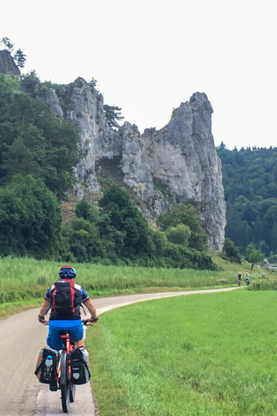 Burgsteinfelsen bei Dollnstein im Altmühltal Burgsteinfelsen bei Dollnstein im Altmühltal